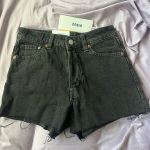 Brand new H&M shorts. size 2